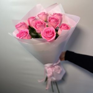 9 Розовых роз 💕
В упаковке